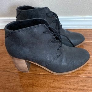 Toms black booties. Women’s size 8.